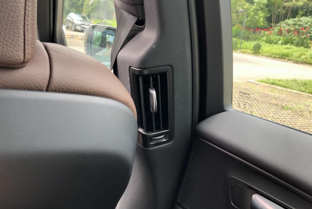 沃尔沃xc60T8深度试驾评测,沃尔沃xc60recharge版测评