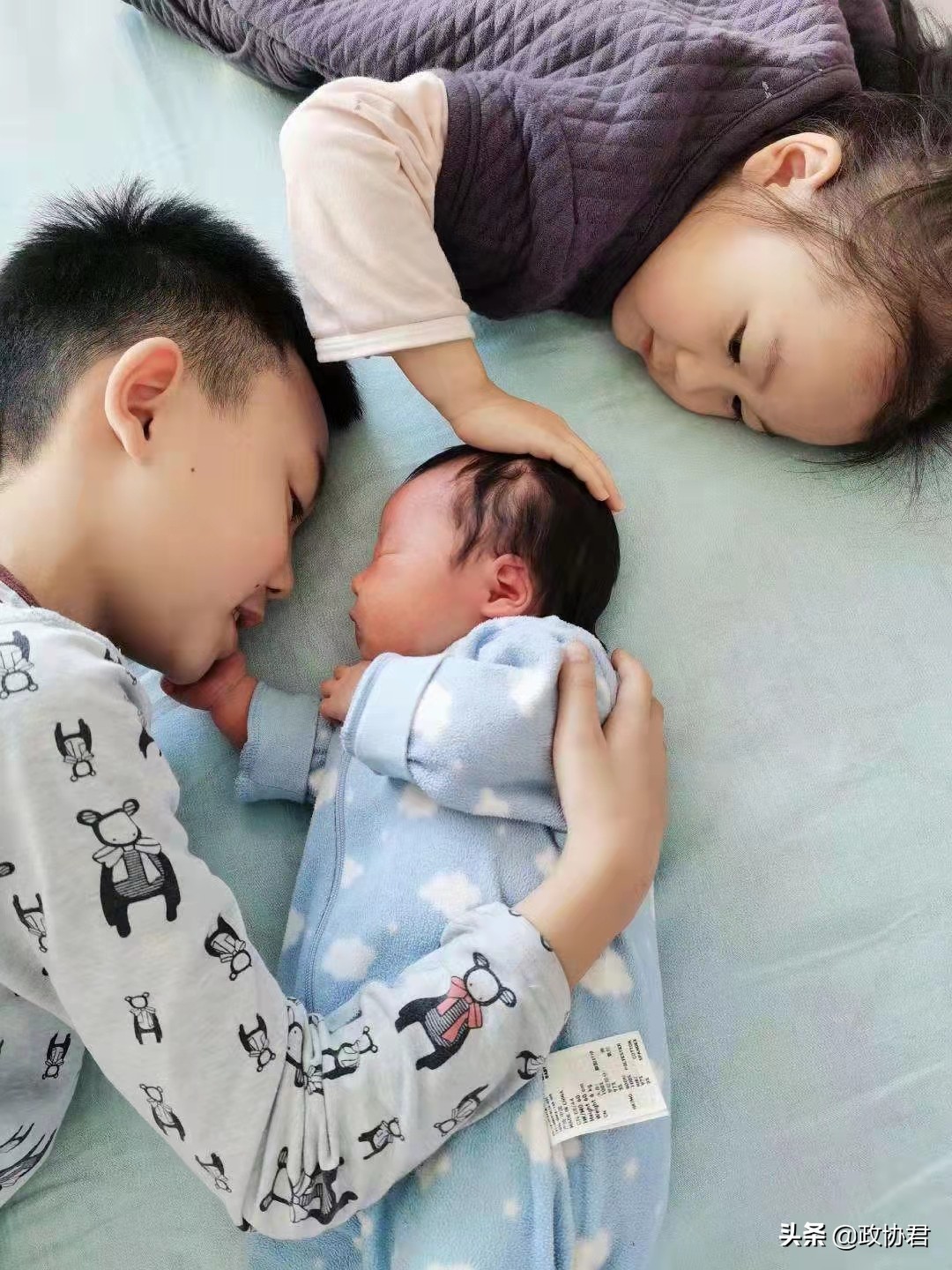 三胎家庭父母怎样教育好3个孩子,三岁以上孩子怎么教育