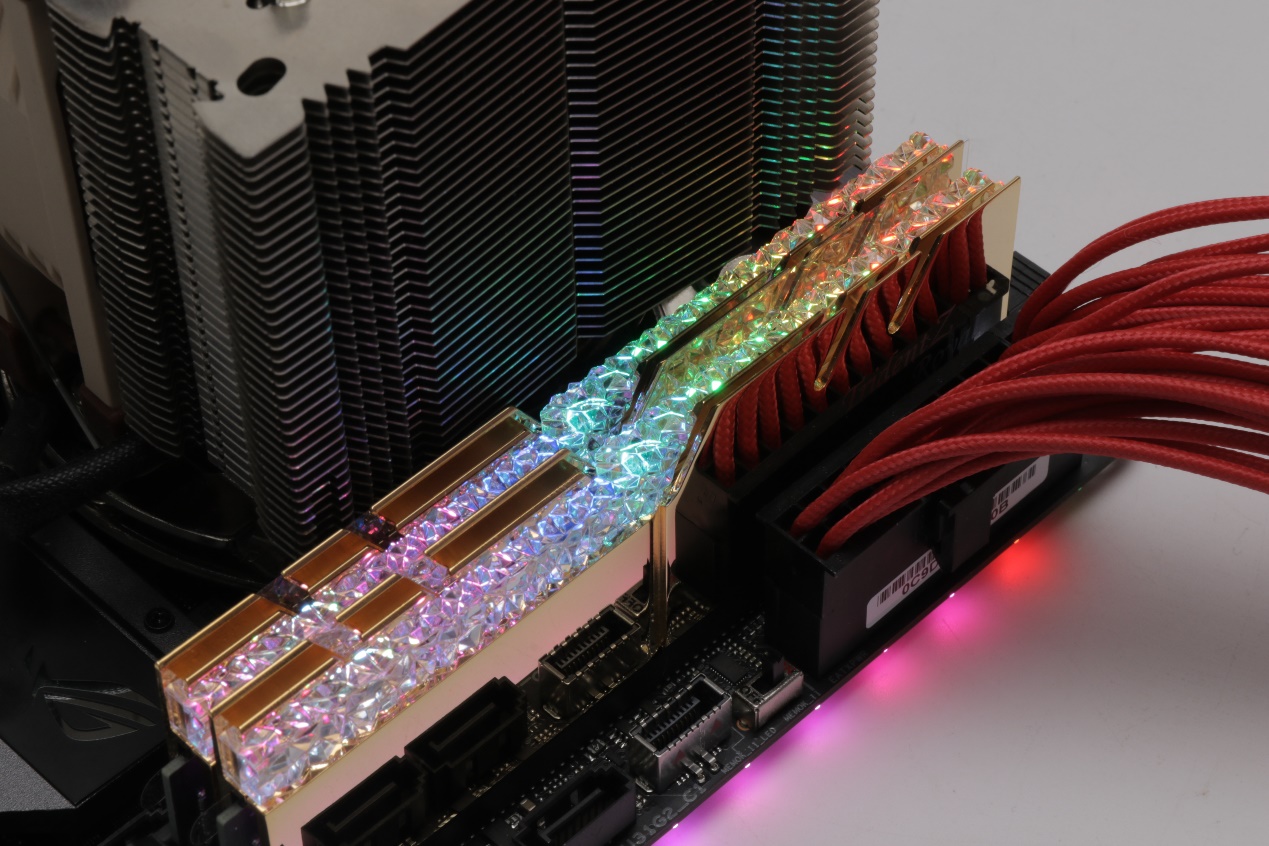 内存芝奇皇家戟16gb3600开箱,芝奇皇家戟ddr43200内存条能超频嘛