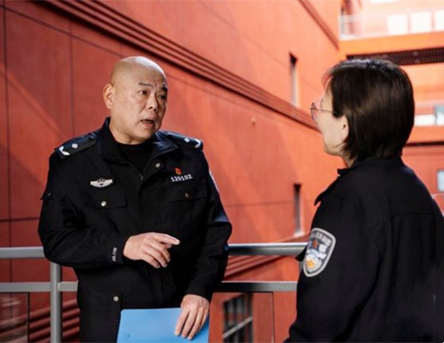 击毙周克华的警察现在怎么样了,击毙周克华的过程