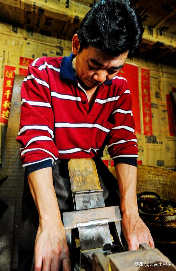 云南竹筒烟袋烟丝制作,云南烟丝用什么烟斗抽比较好