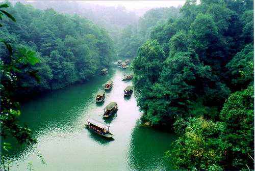 有着“九沟十八岔”的湖水和“水上迷宫”之称的石象湖生态风景区