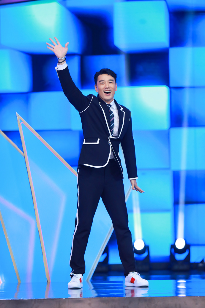 斯凯奇推荐女鞋老爹鞋吴宣仪同款,吴宣仪同款斯凯奇鞋2021年上的吗