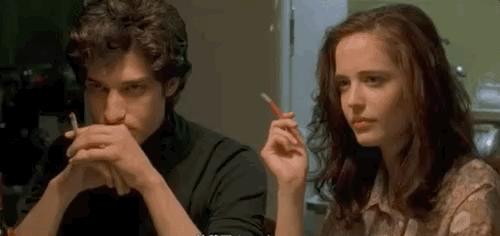 买多少东西都不如给钱来得实在,买再多东西也弥补不了