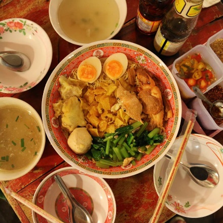 逛曼谷火车头夜市芒果西施,逛曼谷百丽宫美食中心