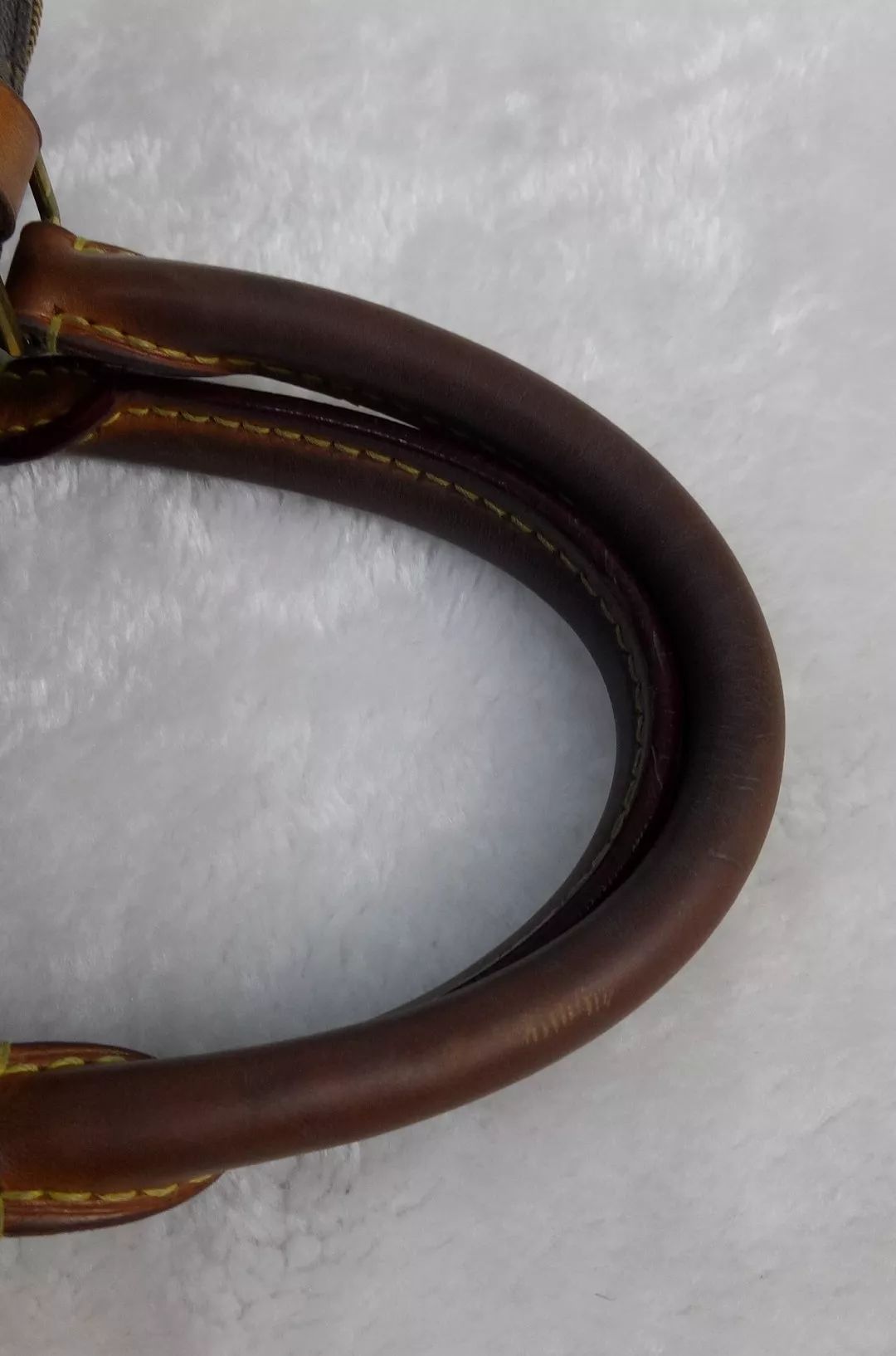 lv手柄发黑自己怎么处理,lv手柄掉漆怎么回事