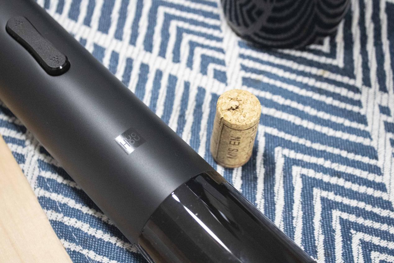便携式红酒开瓶器,轻轻按一下立马开瓶