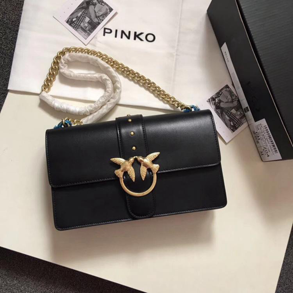 适合年轻人的轻奢女包品牌 (值得推荐的轻奢入门级女包品牌)