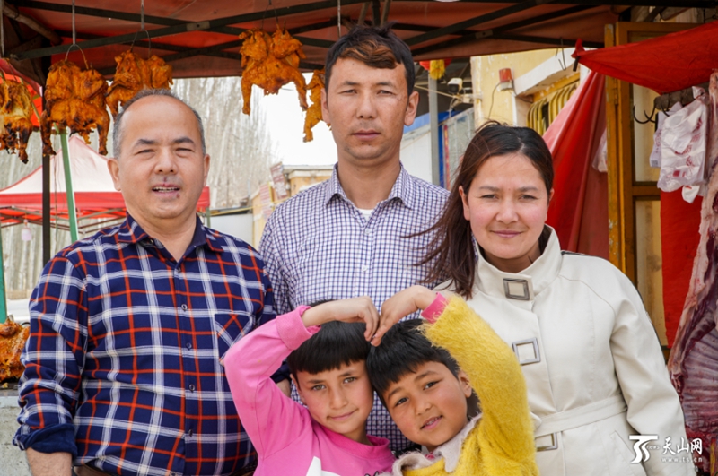 看皮山县阿巴拜科日·托合提如何成为“烤鸡一哥”