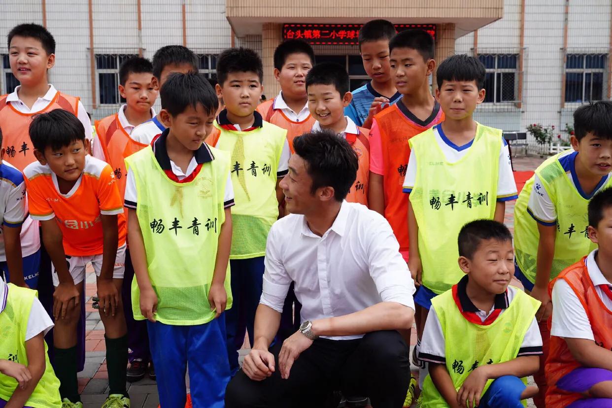 张鹭美貌妻子还在吗,曝张鹭醉驾