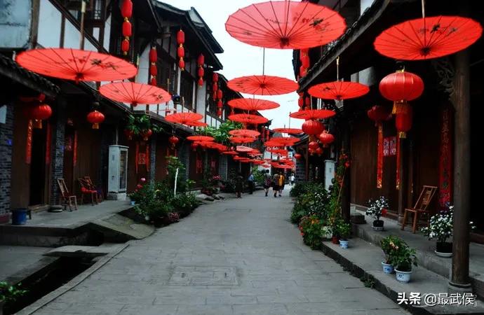 成都周边避暑一日游玩水古镇,成都周边免费避暑古镇地点推荐