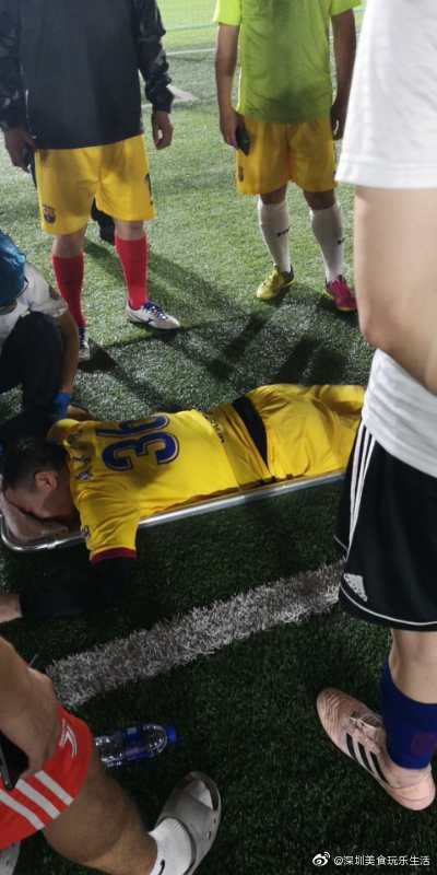 好狠！国内业余比赛报复性飞踹曝光：受害者腰被踢断，可能瘫痪