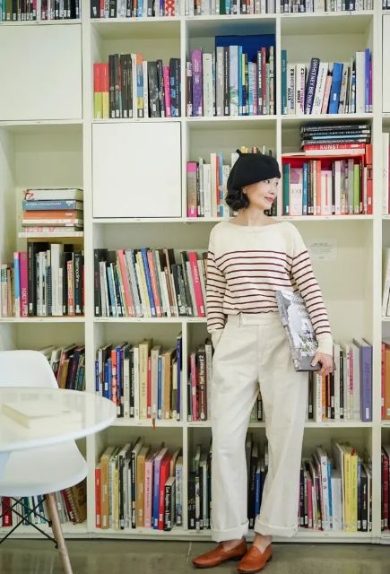 过了五十岁的女人穿搭减龄,过了40岁的女人越来越漂亮