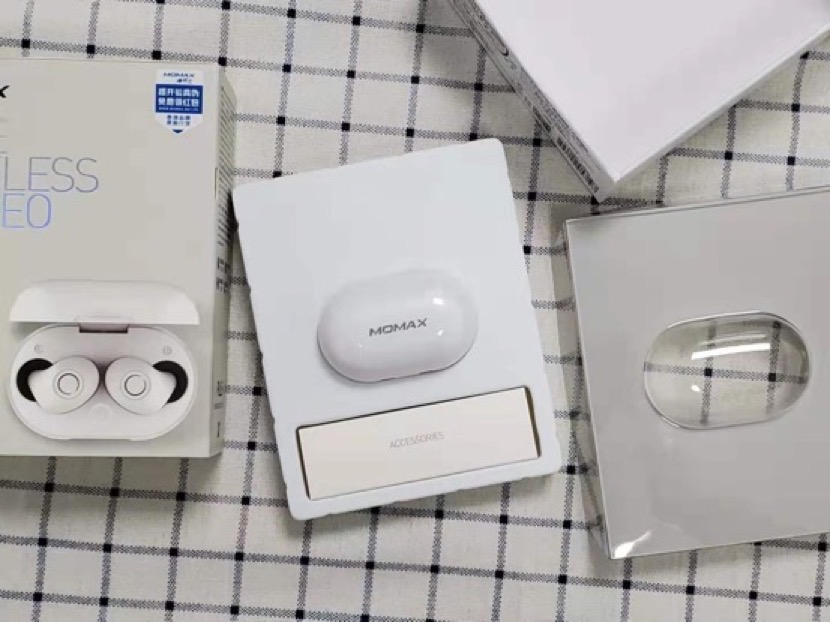 momax摩米士spark耳机,momax蓝牙耳机和苹果耳机哪个好