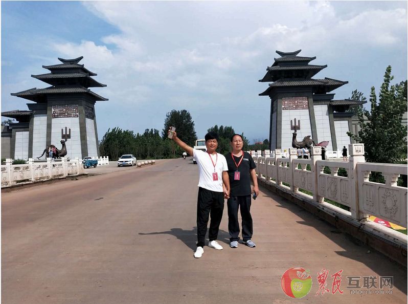 平山:汇聚八方众报友回舍镇上再聚首