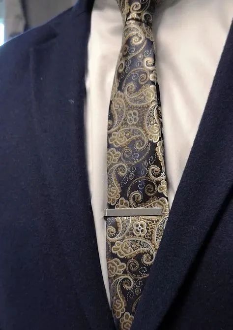 浼犺涓殑閿︿笂娣昏姳,浼犺閿︿笂娣昏姳