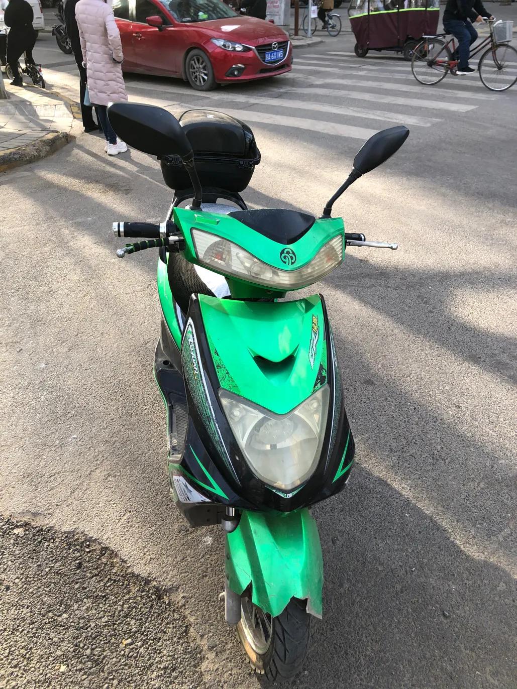 uy125高配和百年纪念版的区别,uy125百年纪念版开起来的感觉