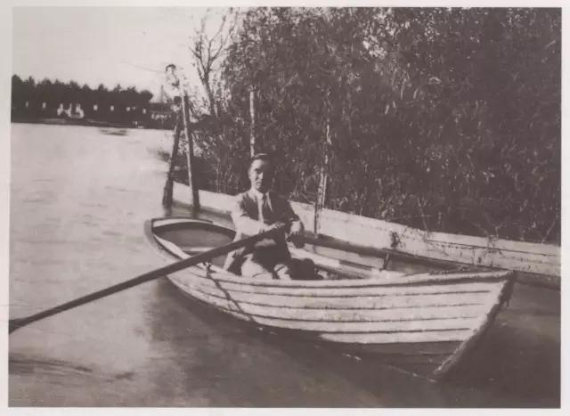 朱自清背影骗了我们多少年 (背影朱自清父子二人的代沟)