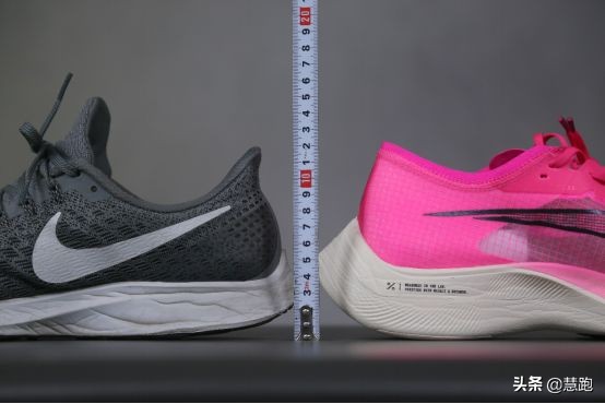 碳板回弹有劲的跑鞋,碳板推进力很强的碳板跑鞋