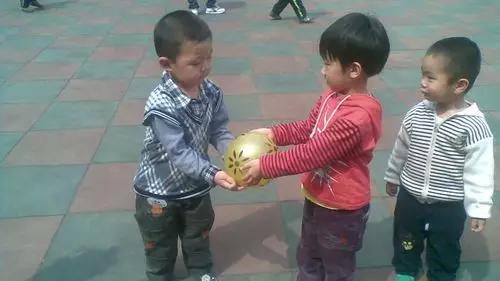 幼儿100个趣味体育游戏,幼儿园大班运动会游戏视频