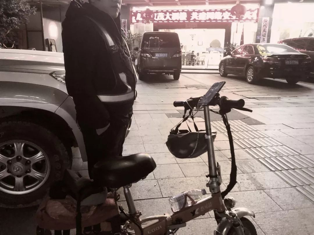 莆田的“午夜骑士”，开遍各种车型，听过很多劲爆八卦