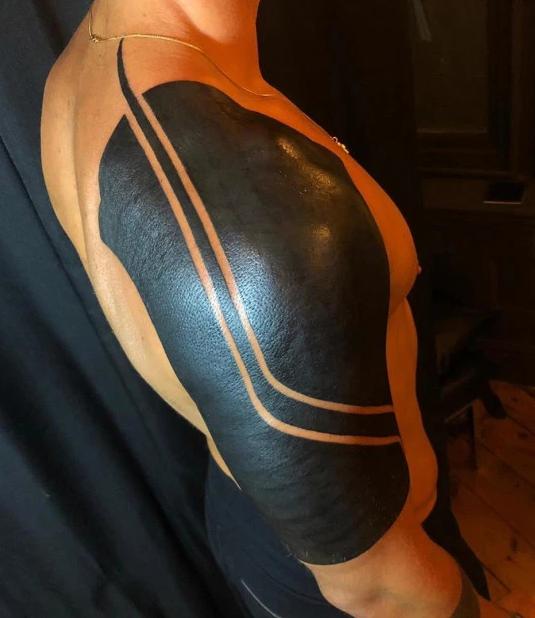 足球各大球星的纹身,金钱买不了文明和素质