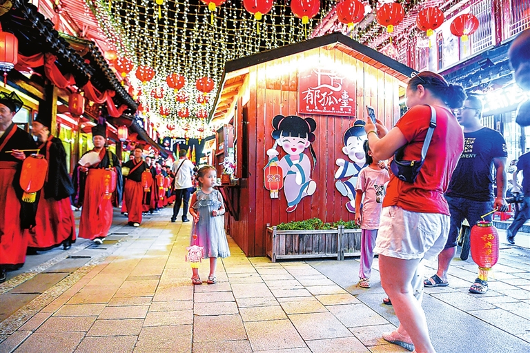 章贡区靠什么带动经济,夜经济让城市更活力