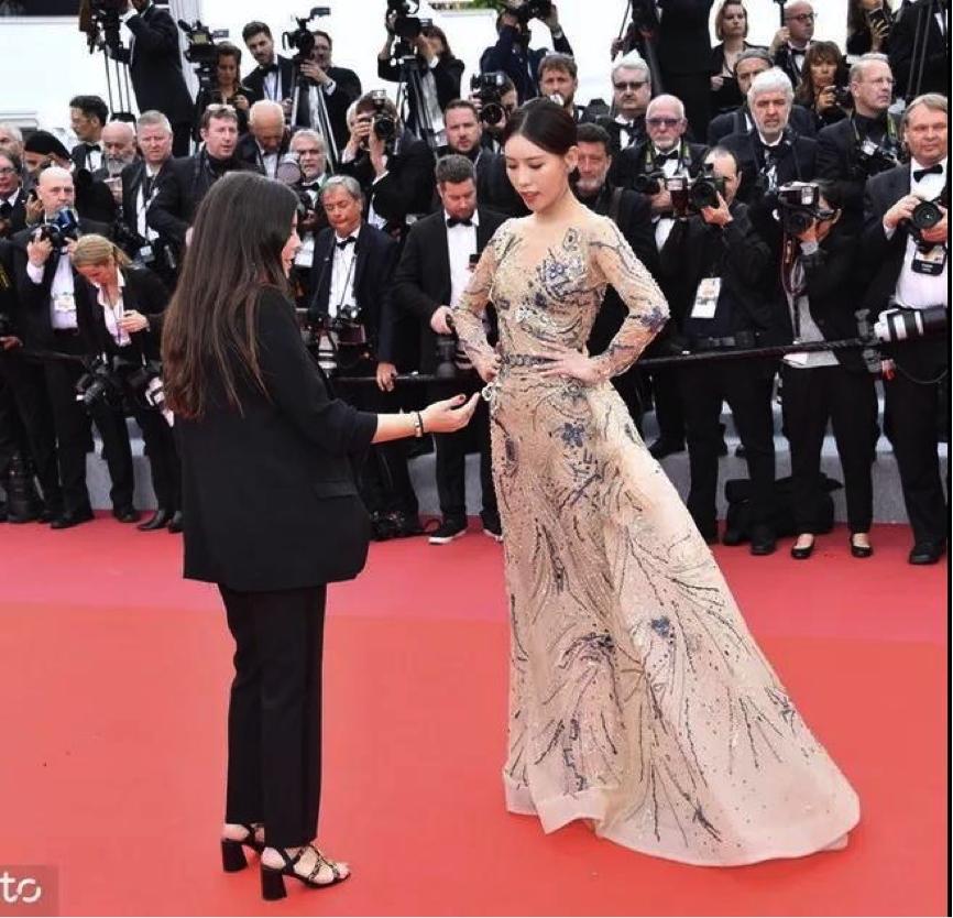 宝诗龙quatre无钻多少钱,萧邦首饰的四大系列