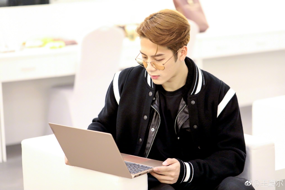 王嘉尔近期为什么这么火,王嘉尔为什么会这么火