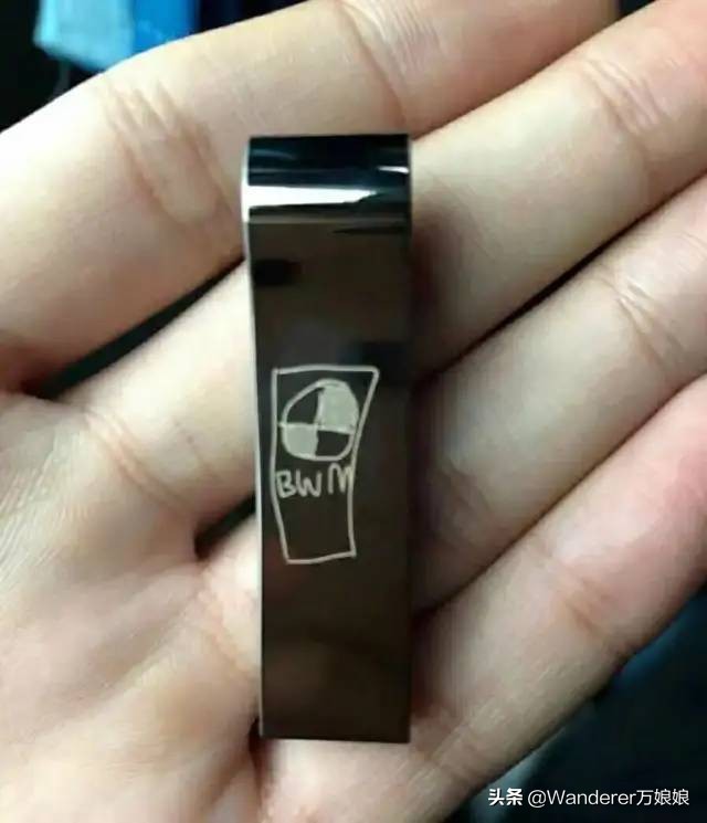 哈哈哈哈哈哈我笑到我妈把鞋塞我嘴里