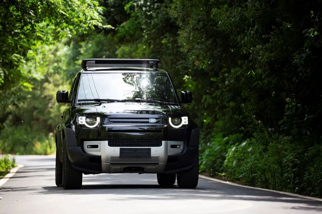 最新路虎卫士越野车,路虎卫士固特异at胎