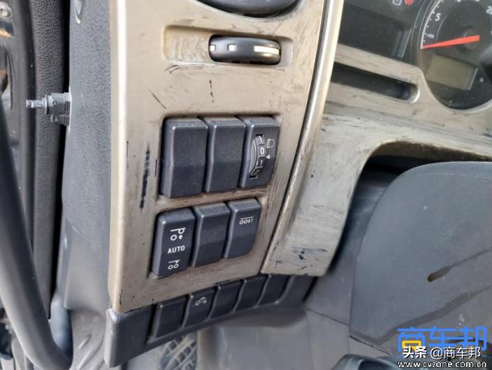 全球十大重卡牵引车排名,新款霸龙重卡牵引车