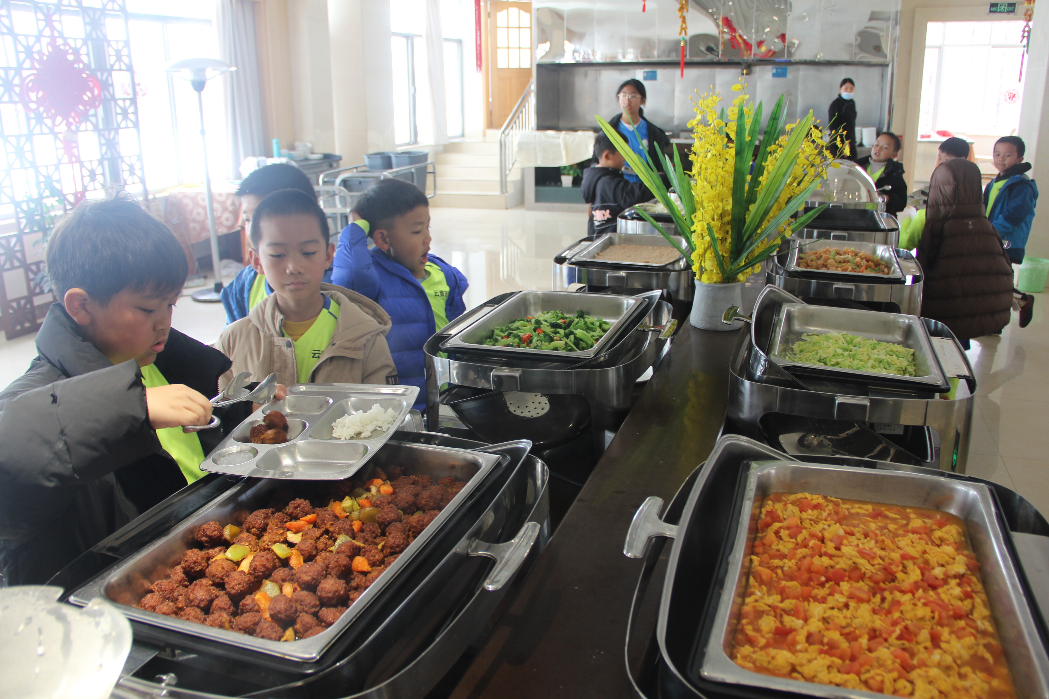 足球夏令营爱踢球的孩子尽情奔跑,2021年天津足球夏令营