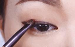 化眼妆初学者淡妆单眼皮,单眼皮小眼化大眼妆教程