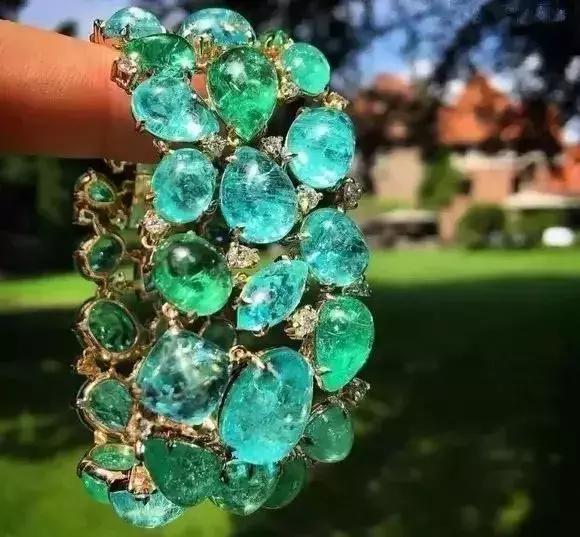 碧玺和水晶有什么区别,碧玺是水晶吗里面有瑕疵是真的吗