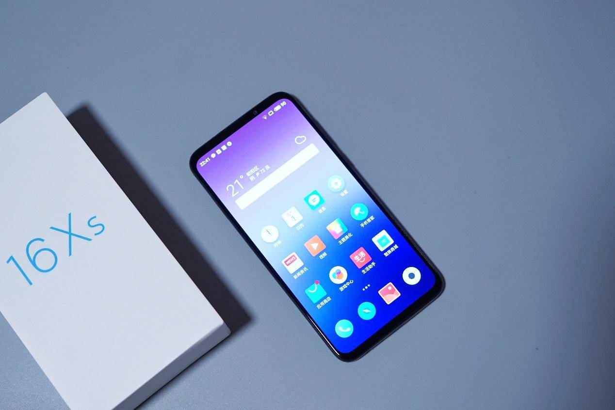 魅族屏下摄像头手机是哪款,魅族最早的三颗摄像头