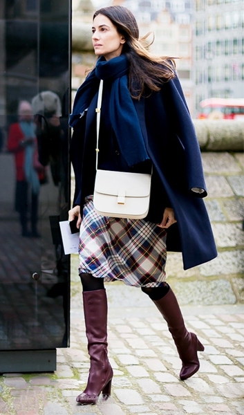 冬季靴子怎么选择不老气,米白色马丁靴子冬季怎么搭配好看