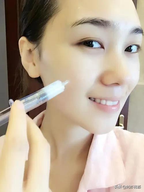 起皮干燥用什么护肤最好,皮肤起皮干燥有碎屑用什么护肤