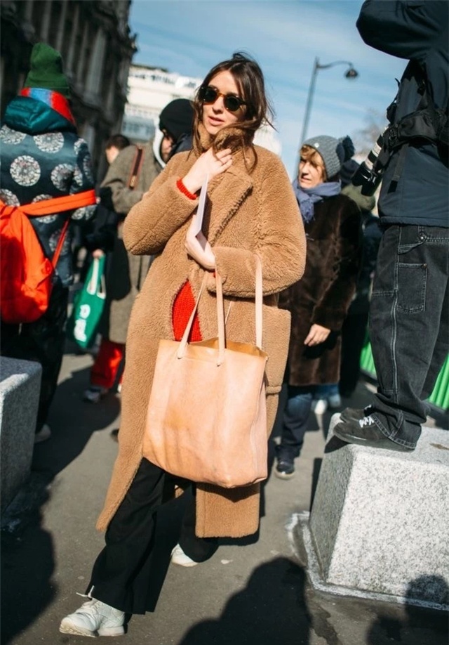 浅驼色和深驼色哪个颜色好看打底,浅驼色最佳10种颜色搭配