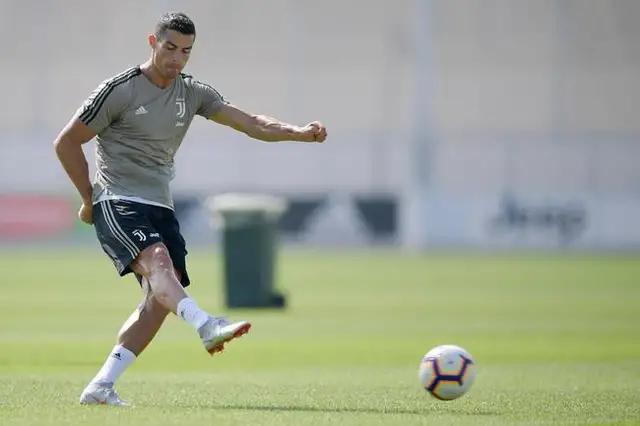 老将志不熄，身披斑马衣，逆境不低头，唯有CR7