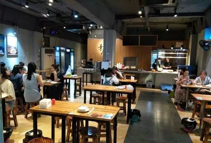 南宁最好吃的田螺煲,南宁田螺鸭脚煲