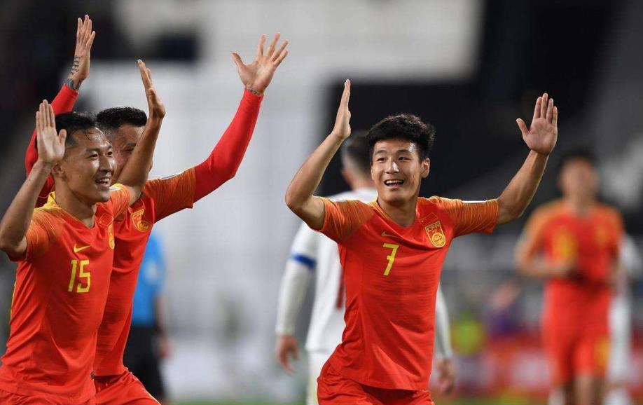 男篮水平为什么越来越靠近男足了,中国男篮为什么比男足强