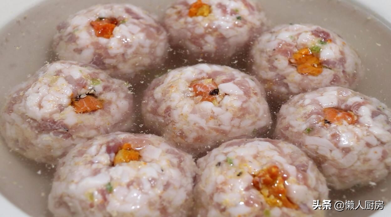 蟹味狮子头的做法,纯手工制作蟹粉狮子头