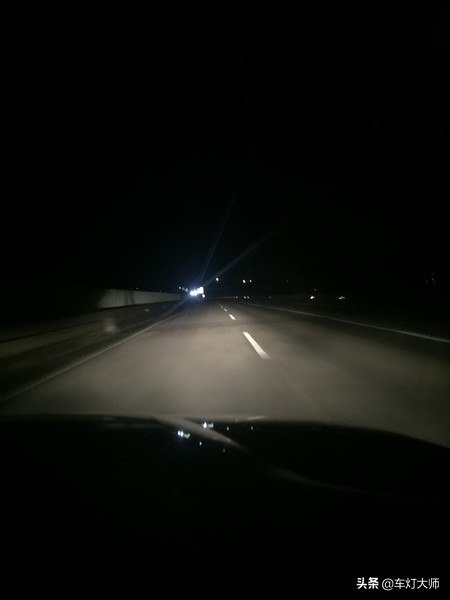 终于有人吐槽LED双光透镜了！想车灯升级的快来看看！