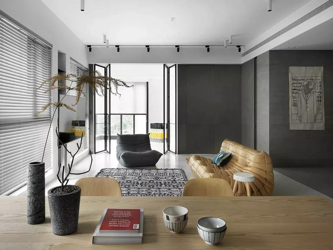 房子装修花再多钱,客厅还是沙发+茶几+电视柜,这样装修好看实用