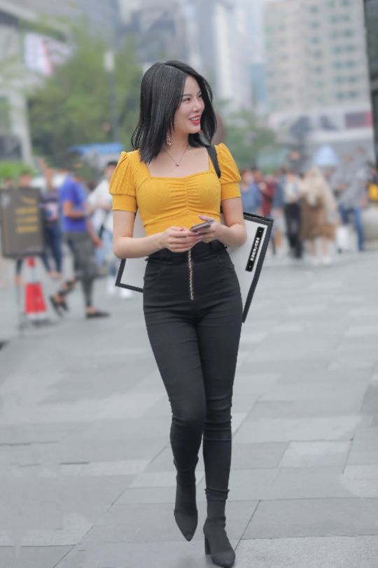 刚加女生微信她不回信息,刚加女生微信三天不聊天