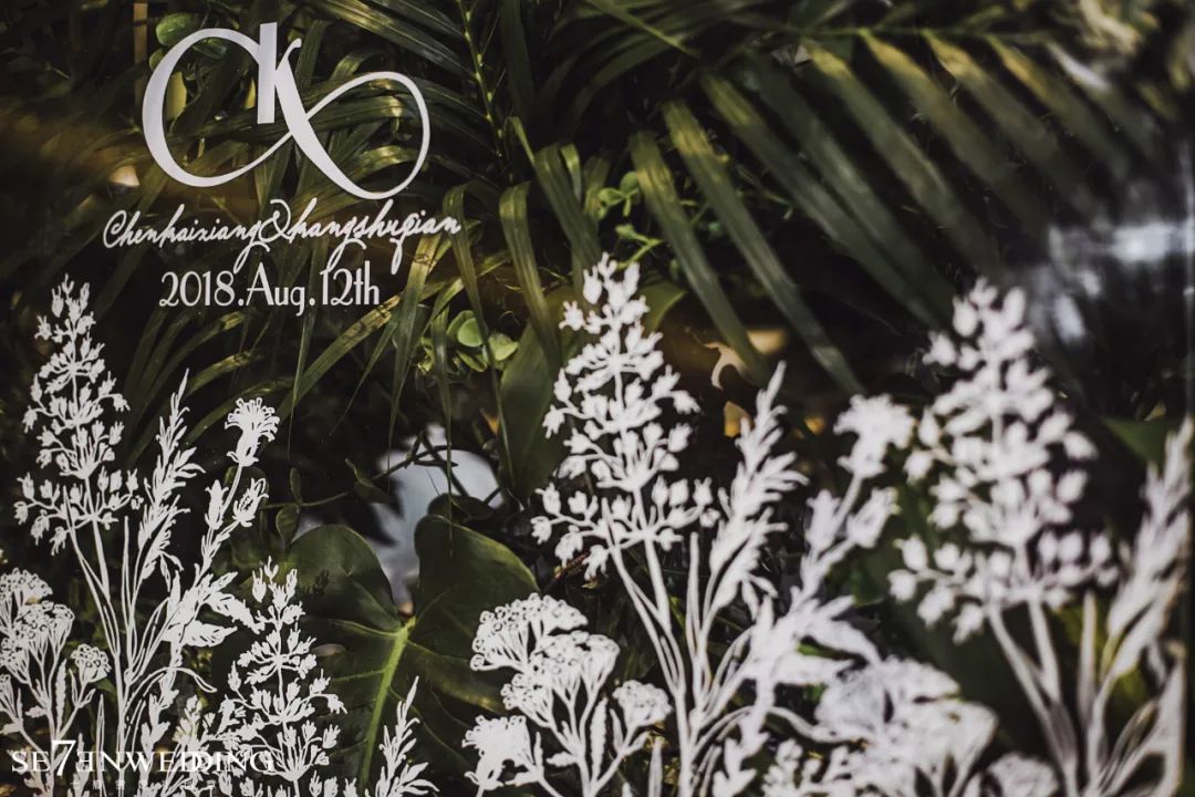 婚礼logo怎么固定在布幔,婚礼logo跟婚礼主题要色调一致嘛