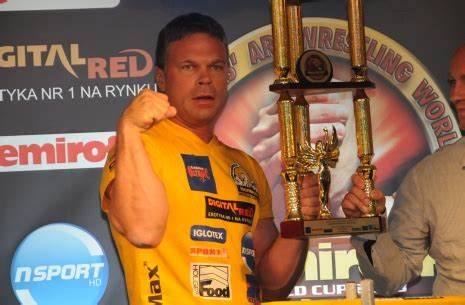 世界腕力大赛冠军老约翰,腕力之神约翰手腕多粗