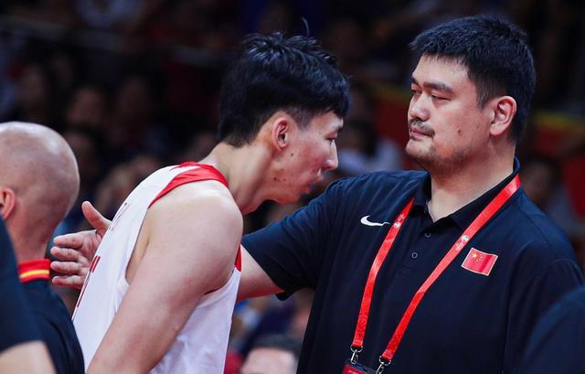 19年世界杯姚明接受采访谈易建联,易建联世界杯封神一战姚明的反应