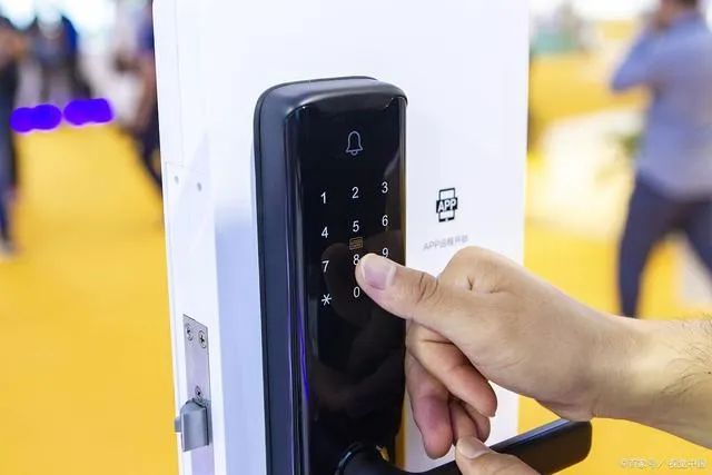指纹锁公司倒闭了指纹锁还能用吗,指纹锁返厂维修会留下安全隐患吗